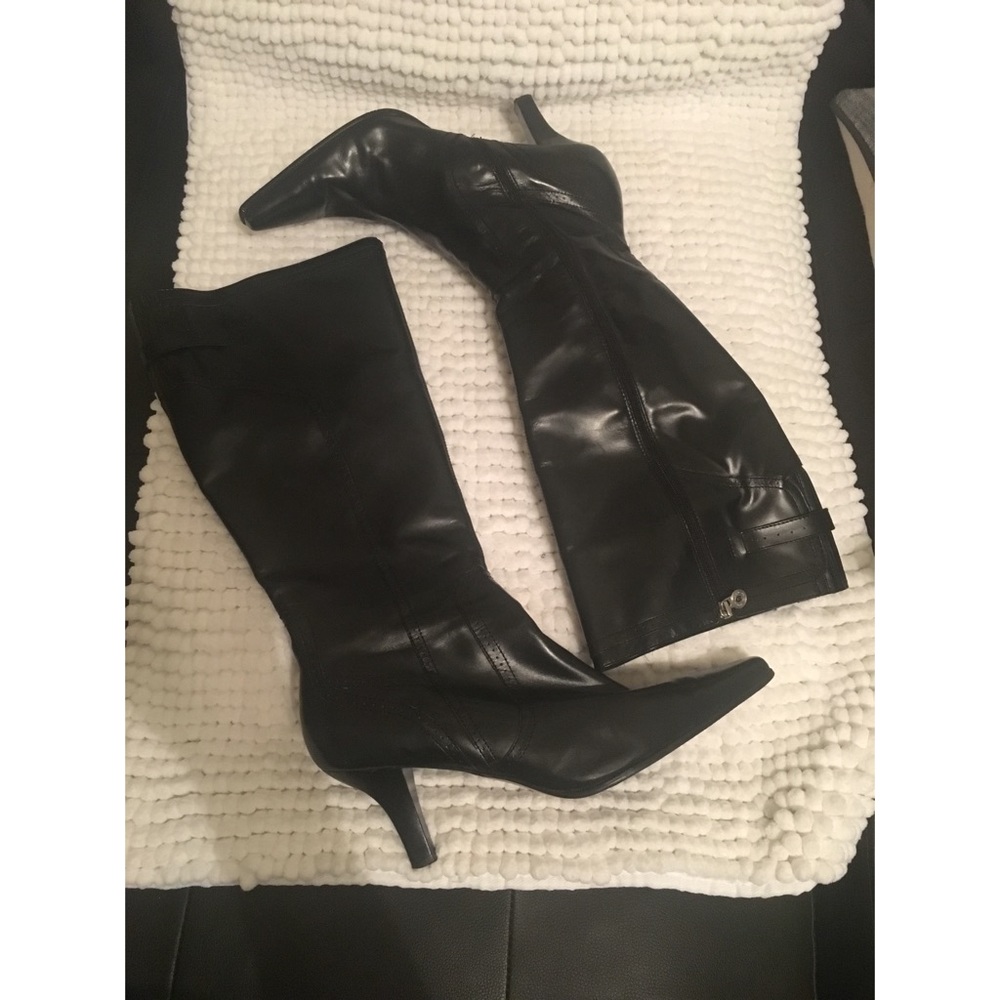 NEW Etienne Aigner black boots